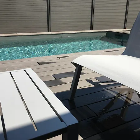 Vesna Rossa A Pieds Avec Piscines Individuelles *